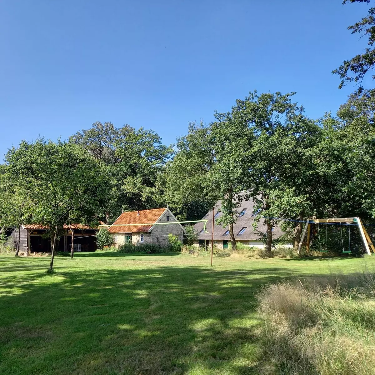 Locatie met grote tuin voor familieweekenden